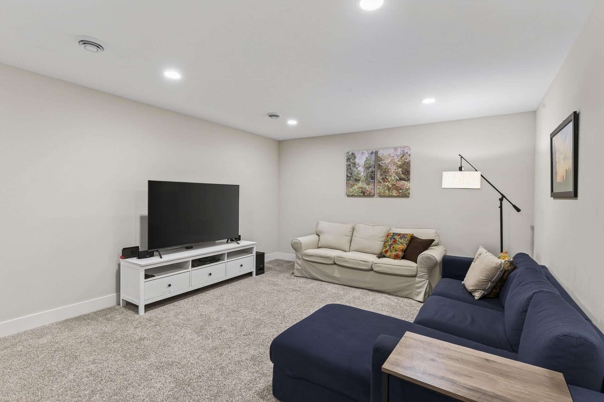 37_4456_43rd_Ave_S37_mls.jpg