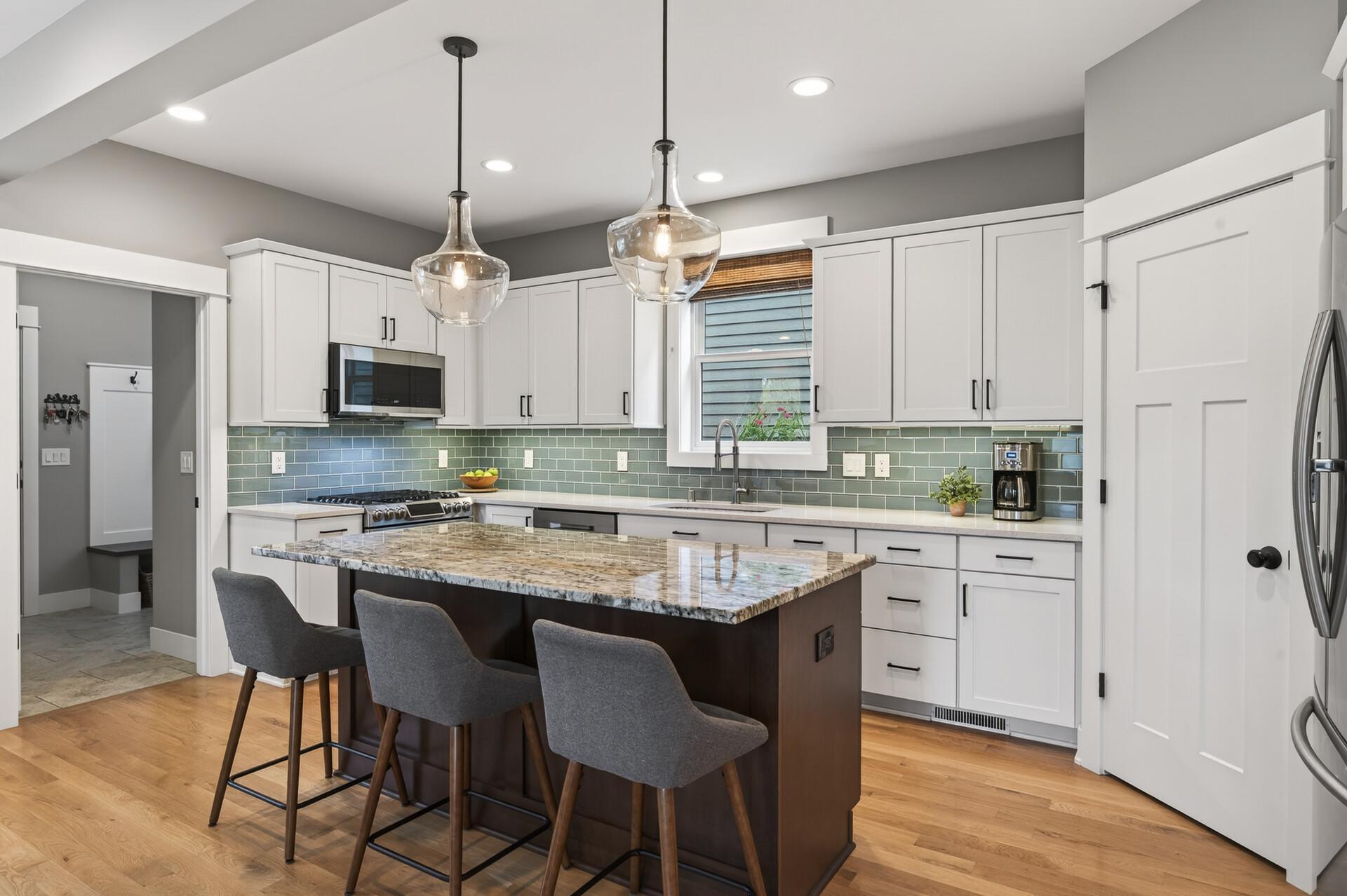 15_4456_43rd_Ave_S15_mls.jpg