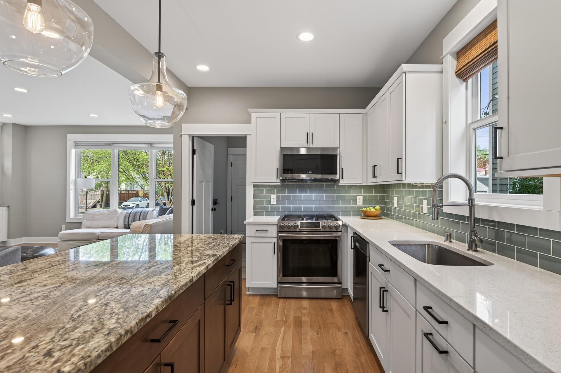 19_4456_43rd_Ave_S19_mls.jpg