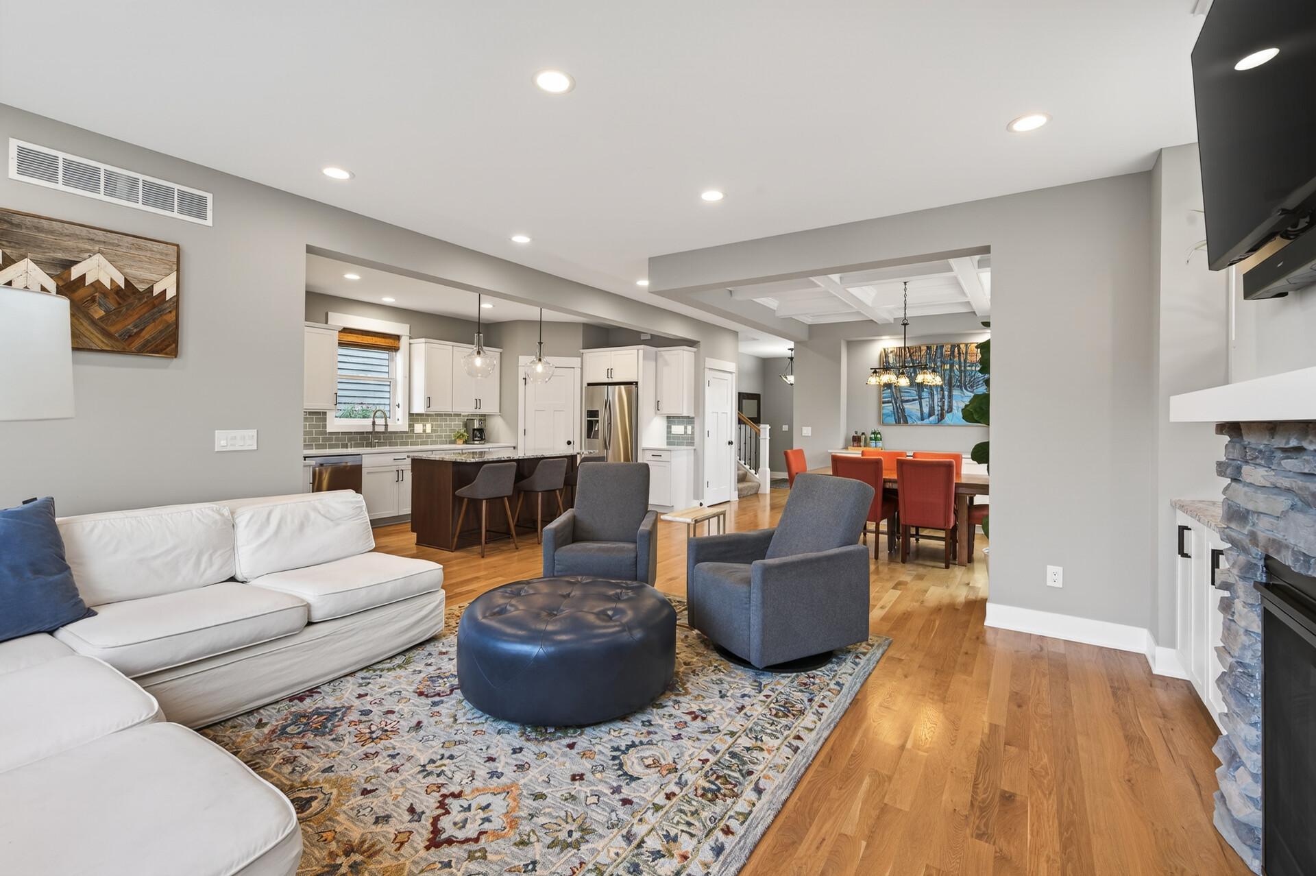 23_4456_43rd_Ave_S23_mls.jpg