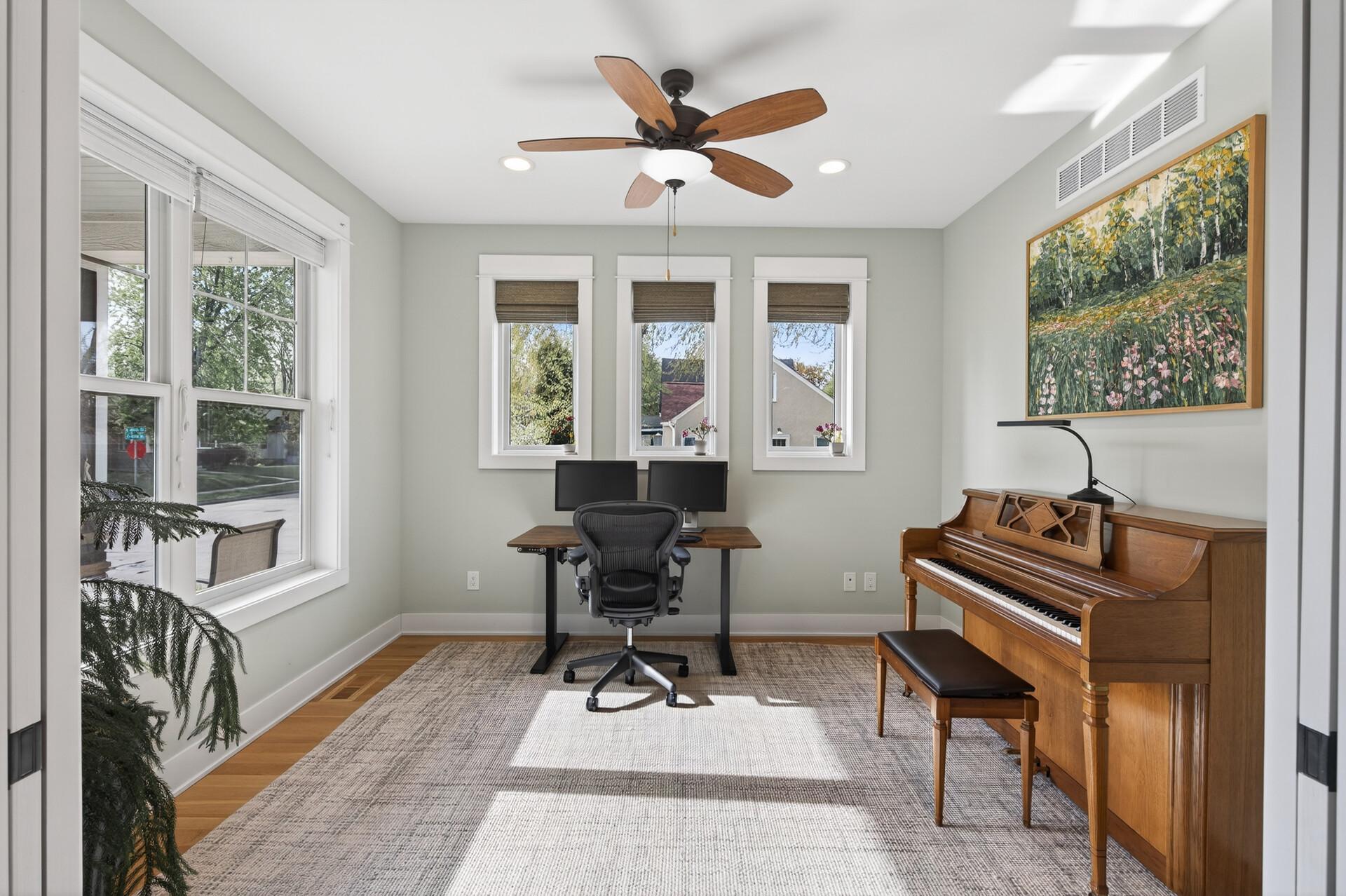 10_4456_43rd_Ave_S10_mls.jpg