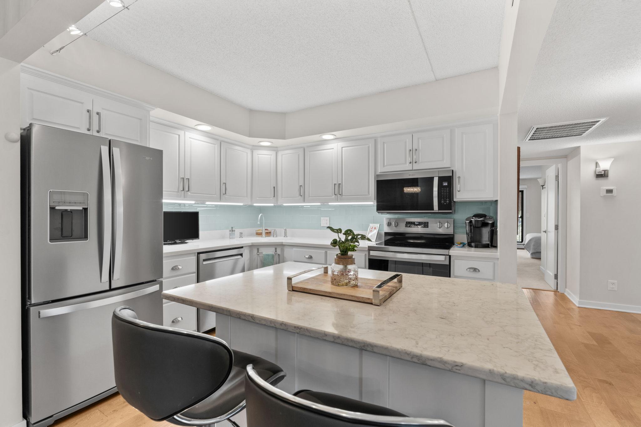 20-web-or-mls-2485 Lodin Ln E-20.jpg