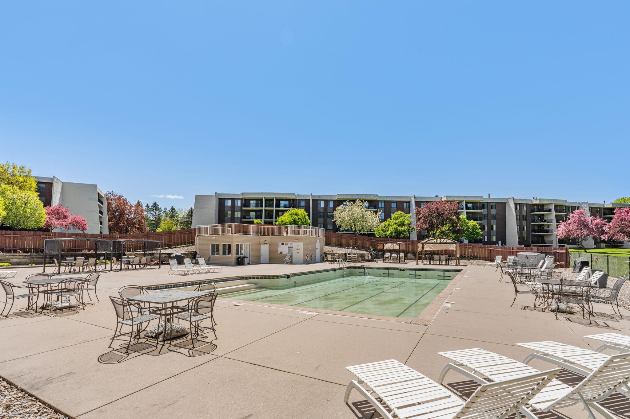 8-web-or-mls-2485 Lodin Ln E-8.jpg