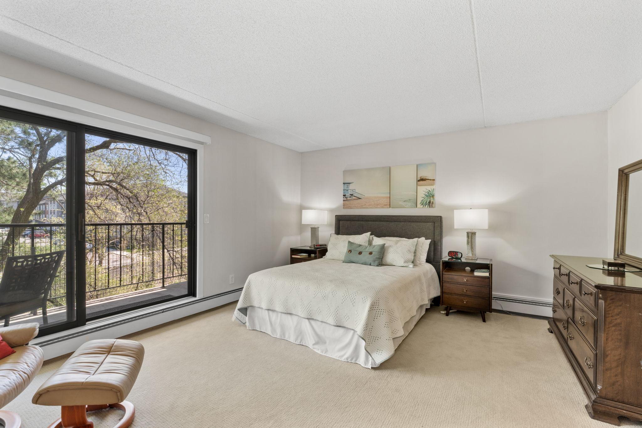 29-web-or-mls-2485 Lodin Ln E-29.jpg