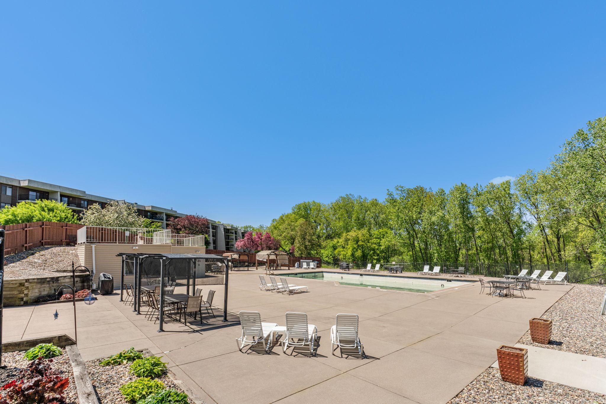 7-web-or-mls-2485 Lodin Ln E-7.jpg