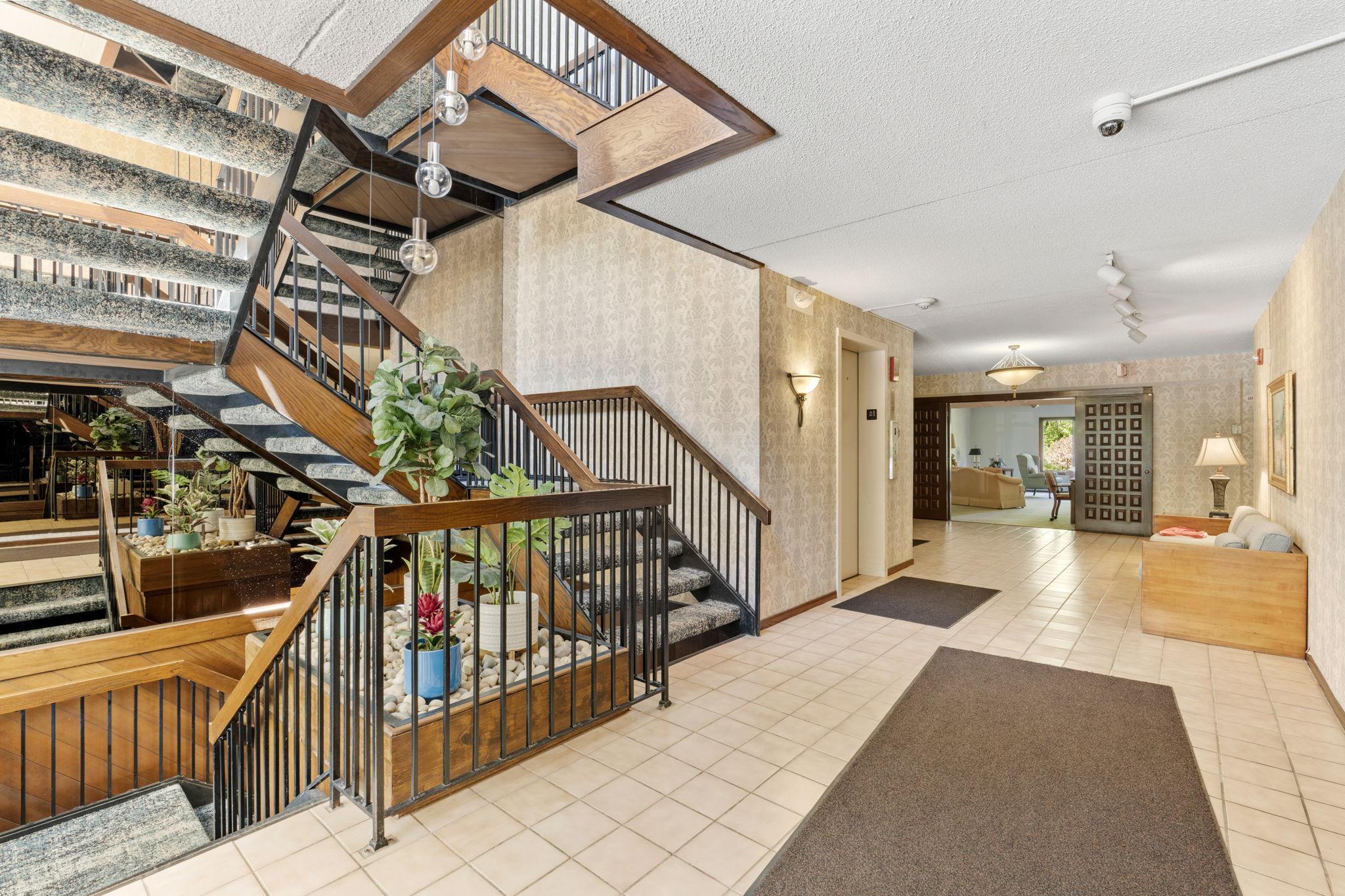 42-web-or-mls-2485 Lodin Ln E-42.jpg