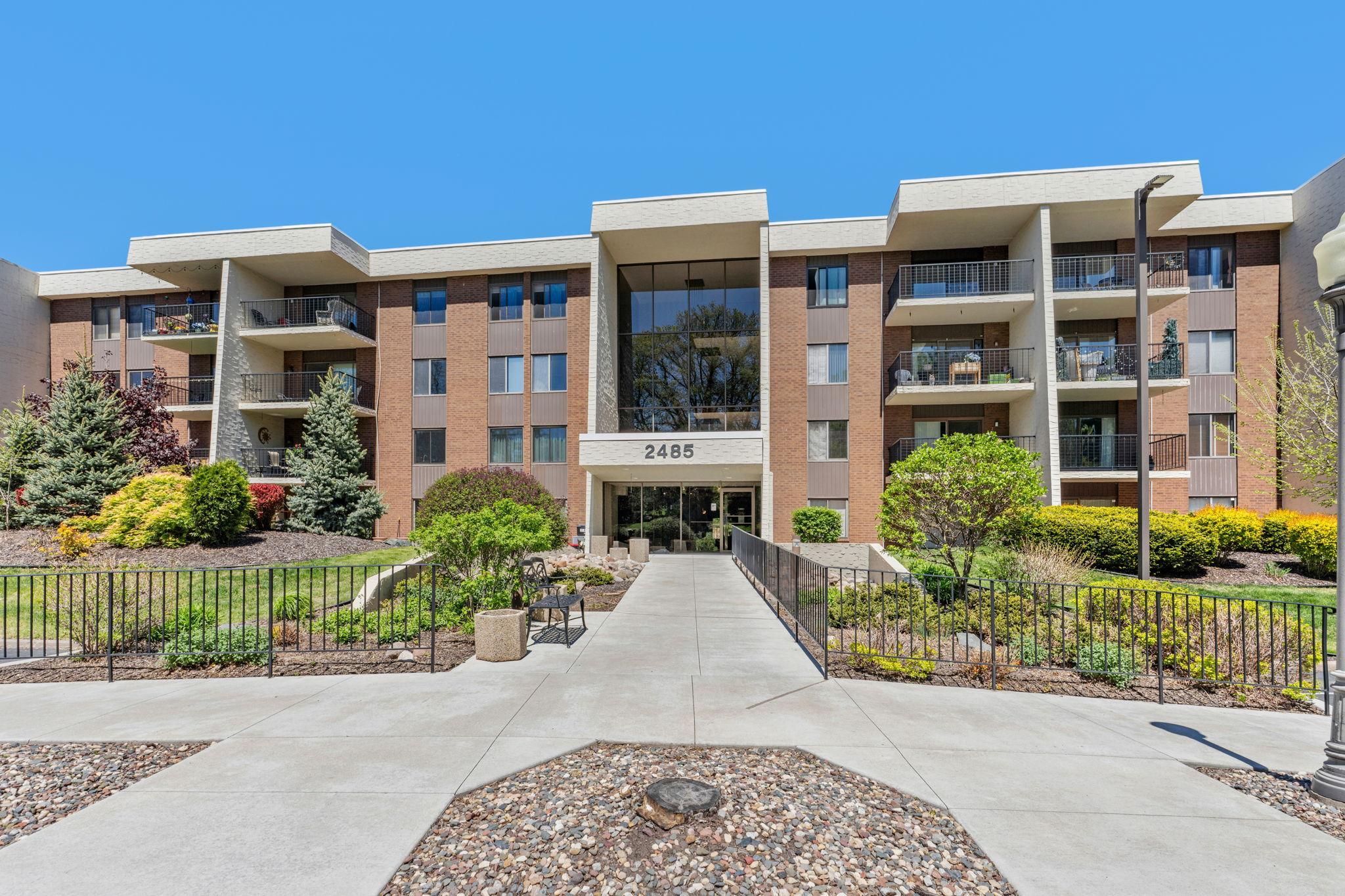 2-web-or-mls-2485 Lodin Ln E-2.jpg