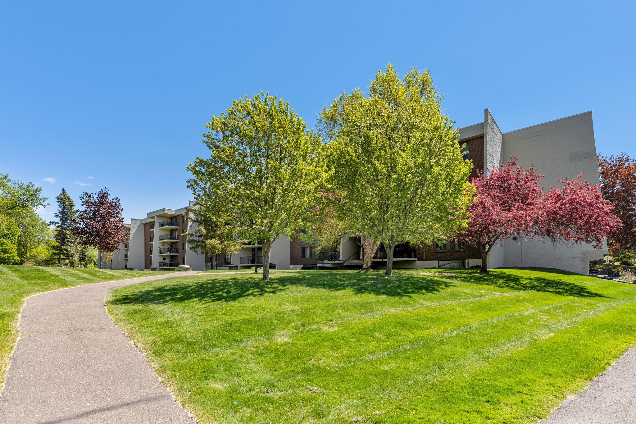 11-web-or-mls-2485 Lodin Ln E-11.jpg