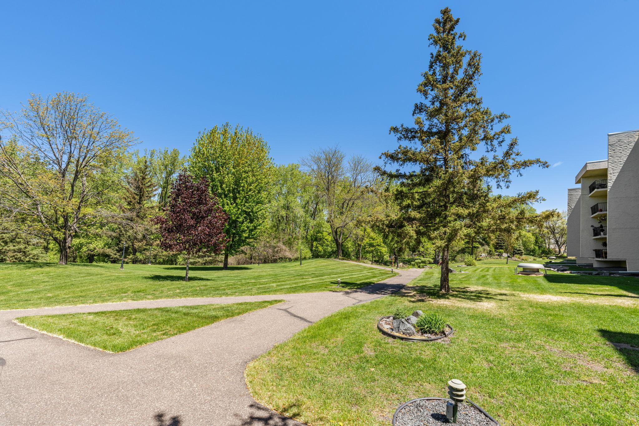 9-web-or-mls-2485 Lodin Ln E-9.jpg
