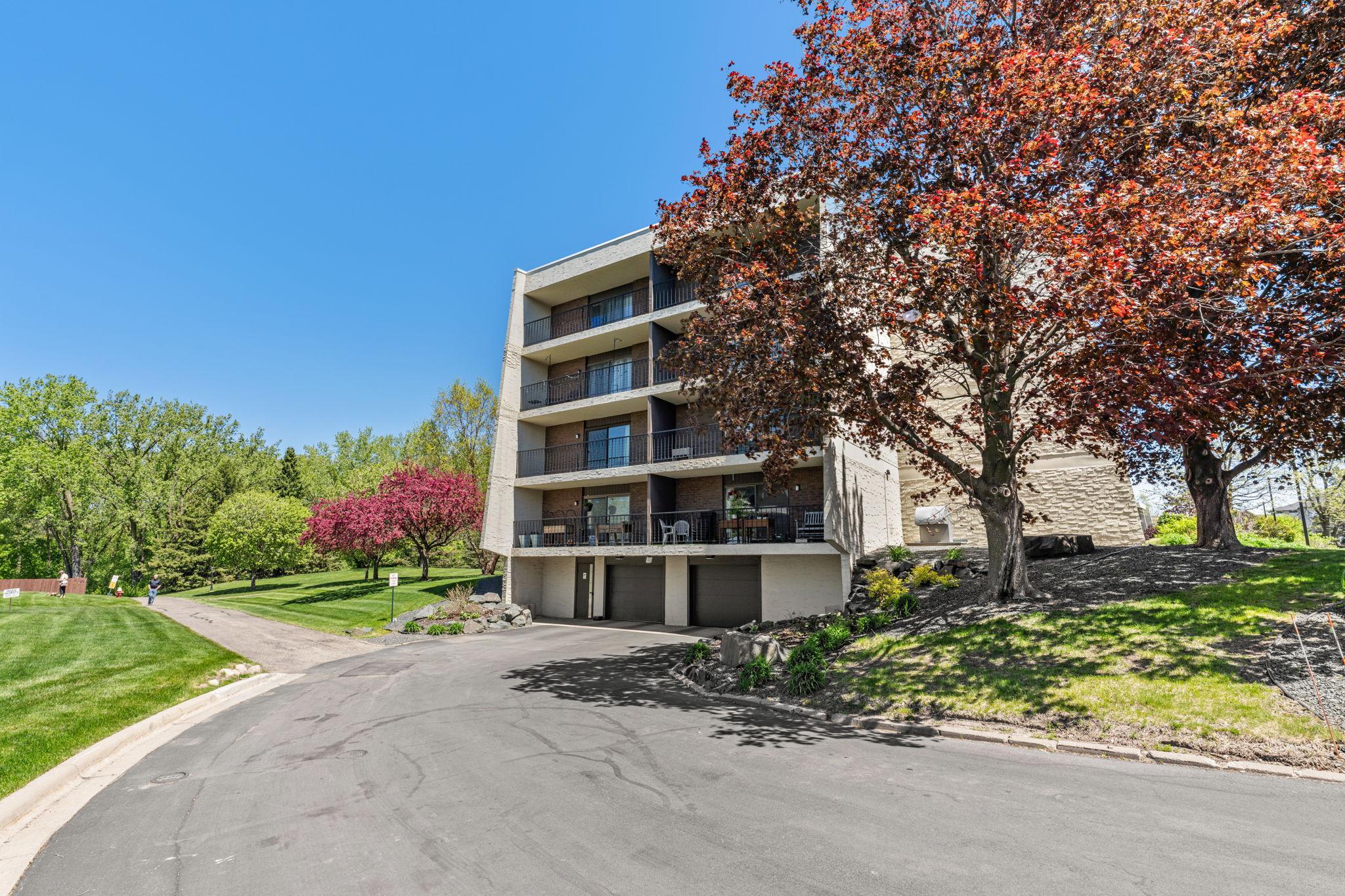 6-web-or-mls-2485 Lodin Ln E-6.jpg