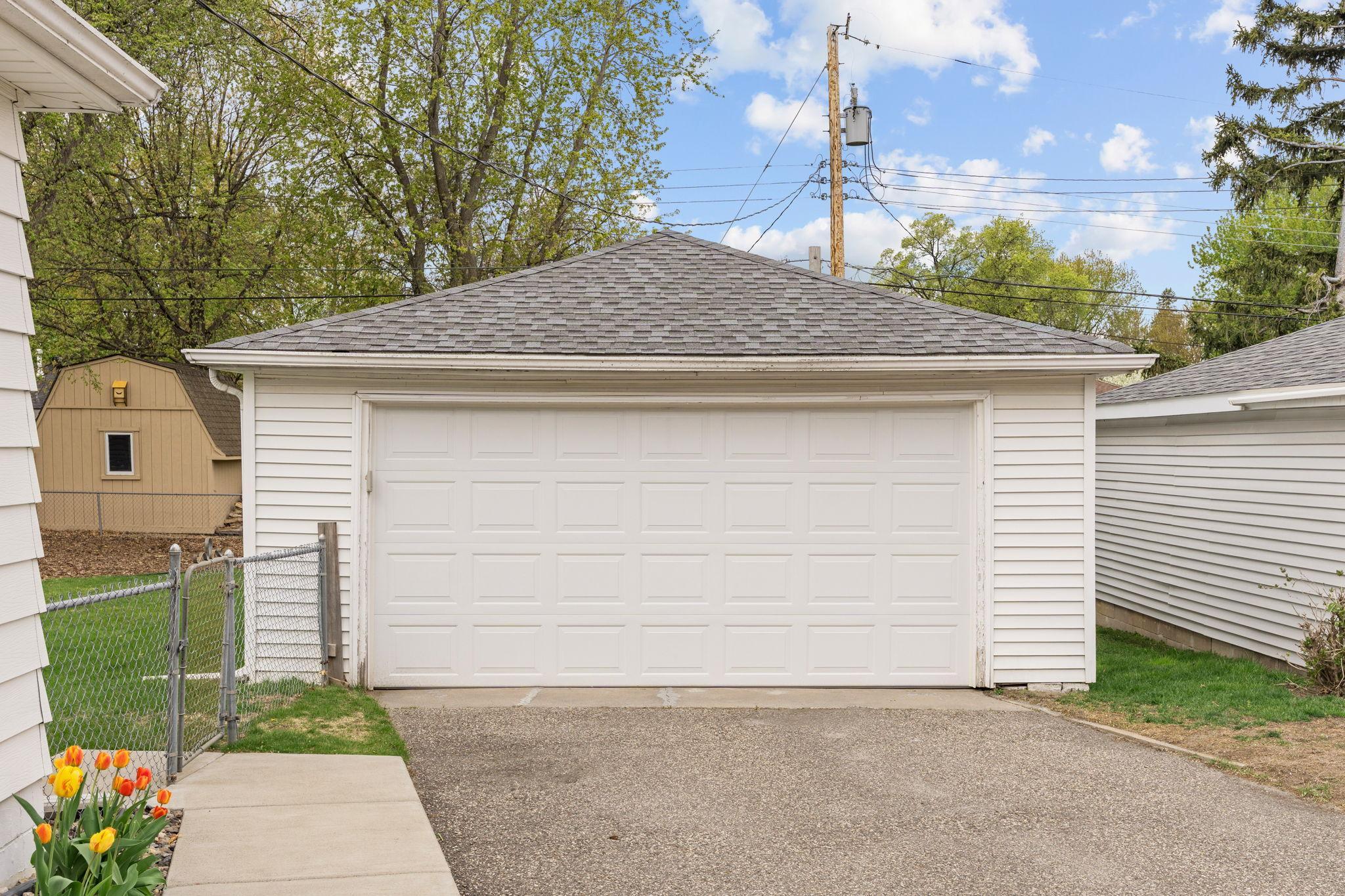 3-web-or-mls-5237 Jersey Ave N-3.jpg