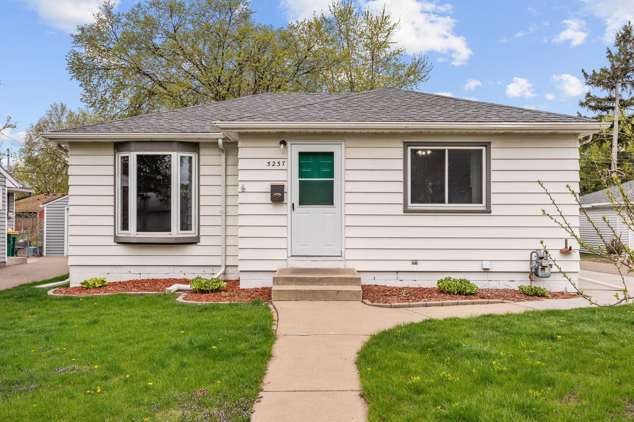1-web-or-mls-5237 Jersey Ave N-1.jpg