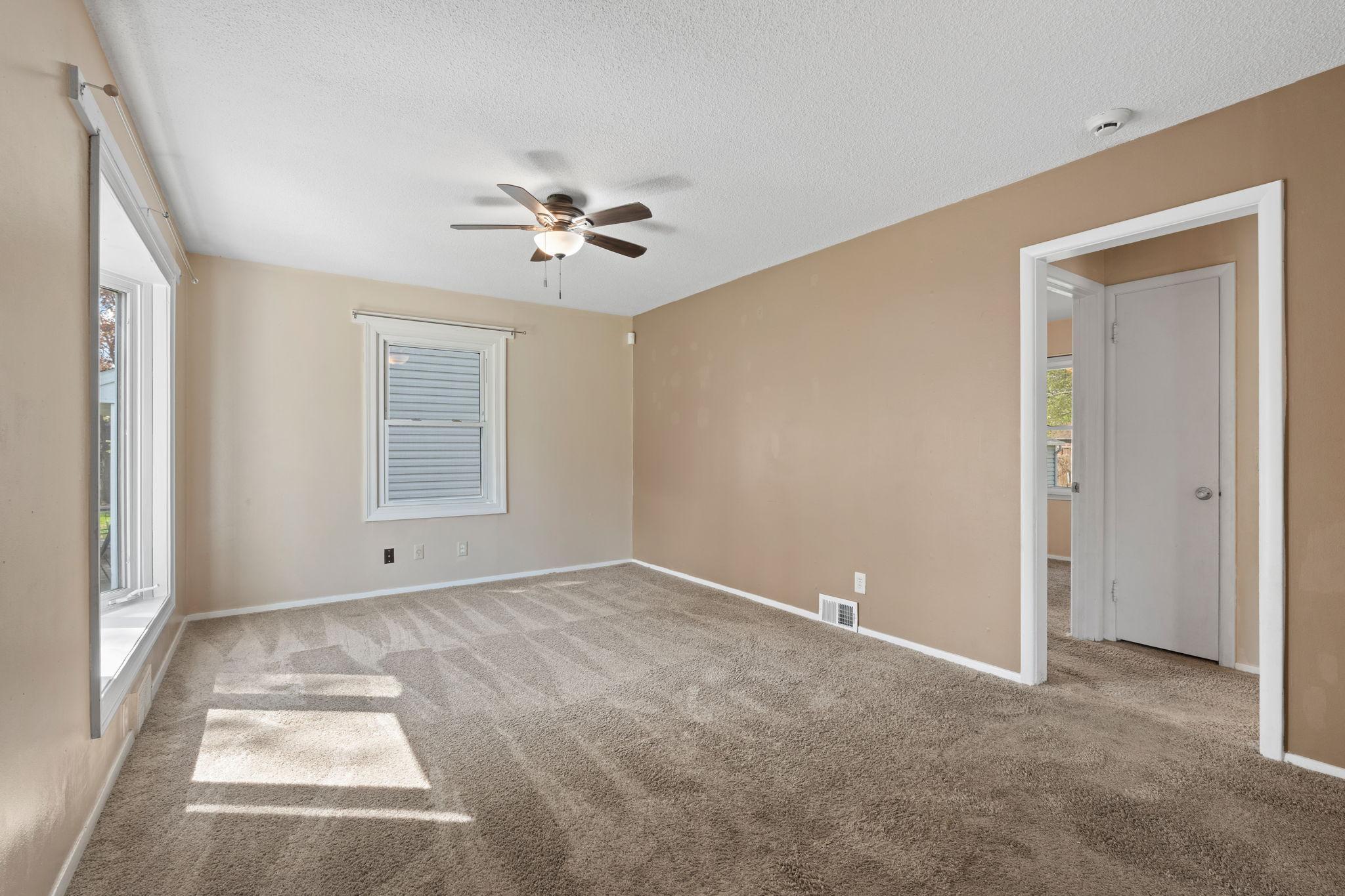13-web-or-mls-5237 Jersey Ave N-13.jpg