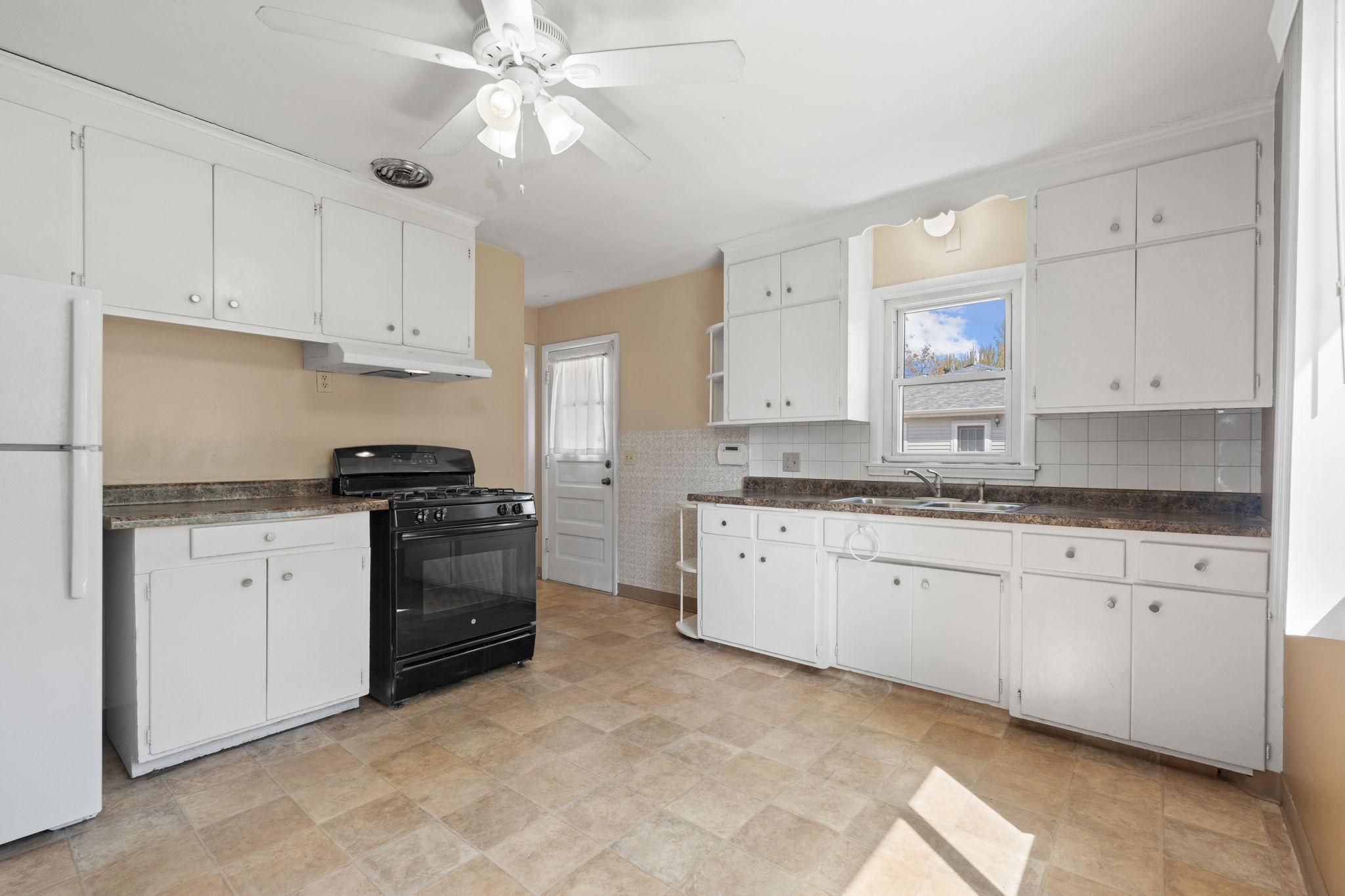 17-web-or-mls-5237 Jersey Ave N-17.jpg