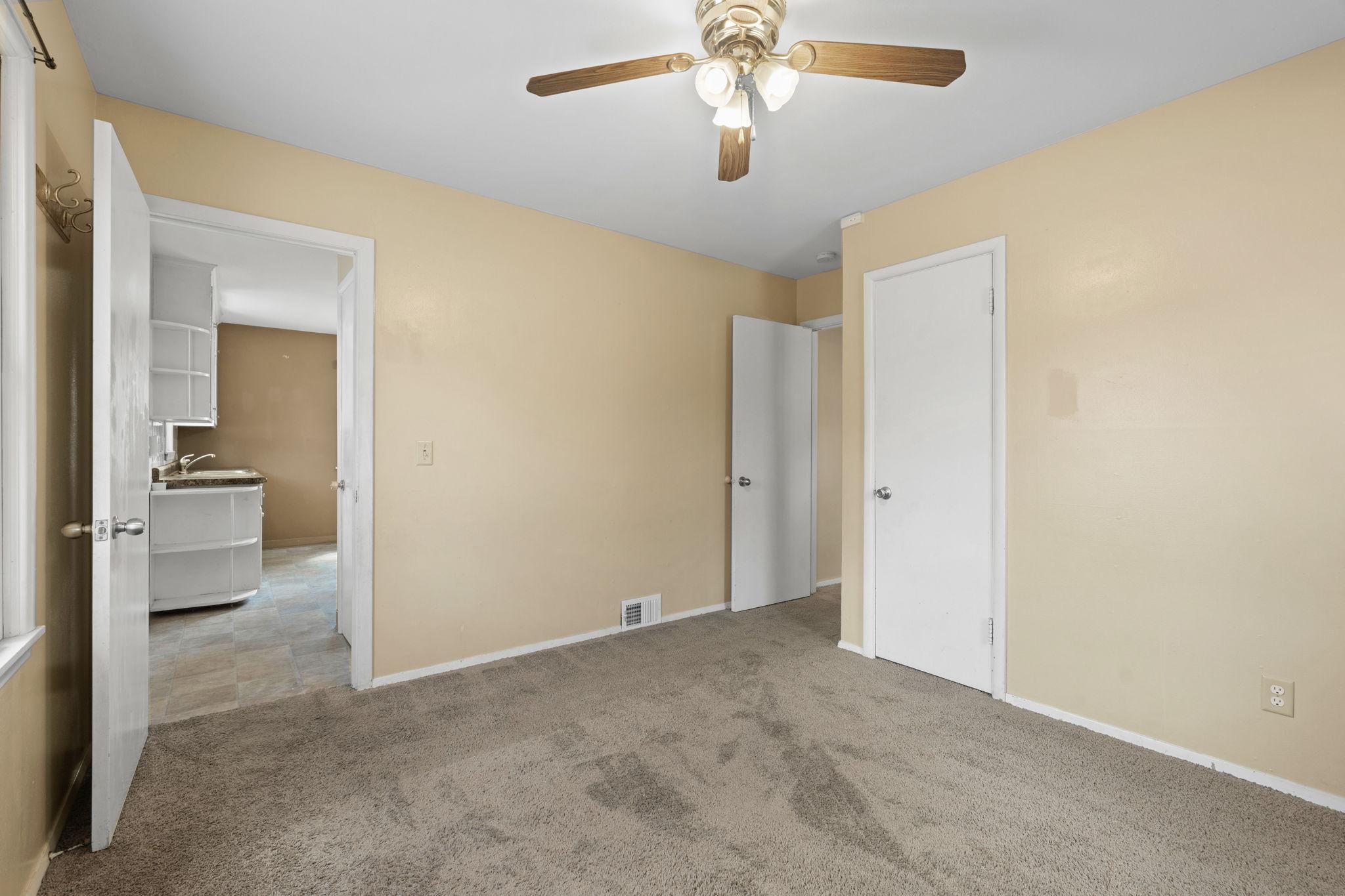 22-web-or-mls-5237 Jersey Ave N-22.jpg