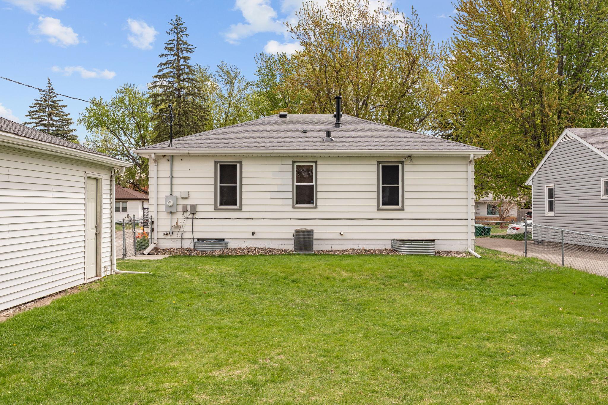 5-web-or-mls-5237 Jersey Ave N-5.jpg