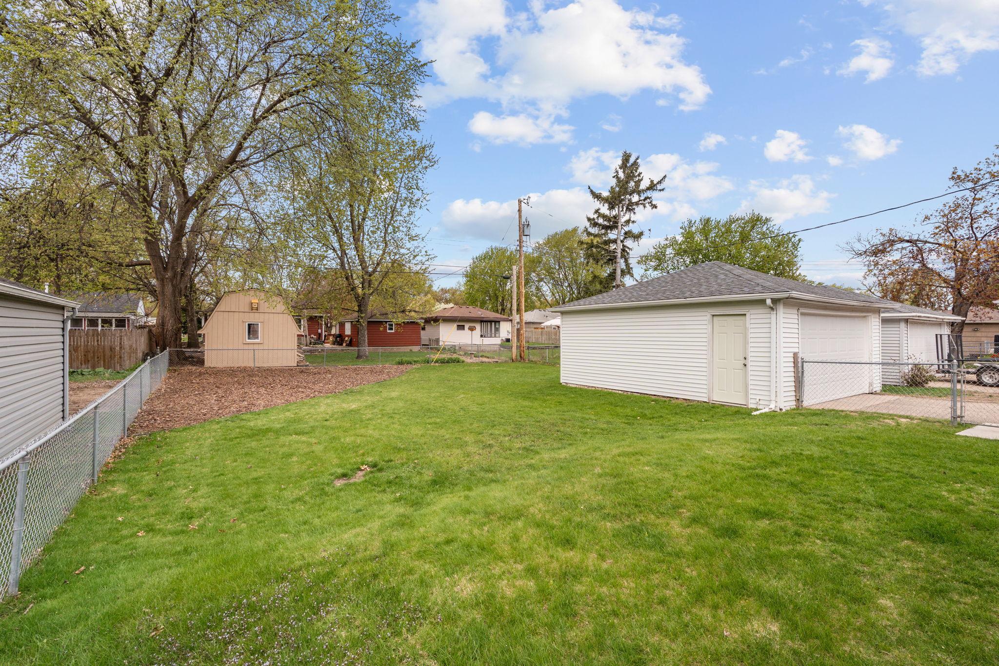 6-web-or-mls-5237 Jersey Ave N-6.jpg