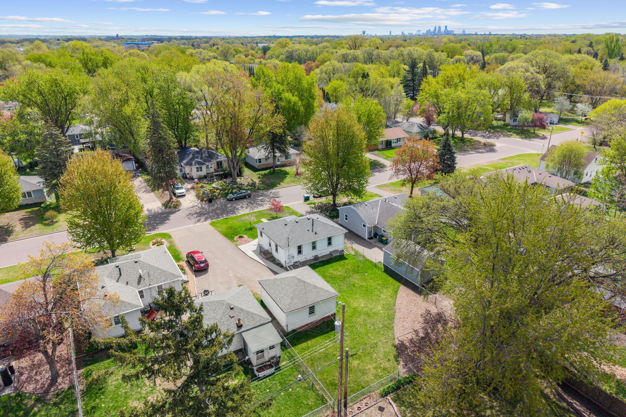 11-web-or-mls-5237 Jersey Ave N-11.jpg