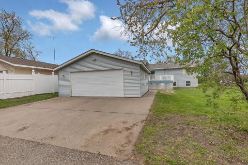 910 38th Avenue N, Saint Cloud, MN 56303