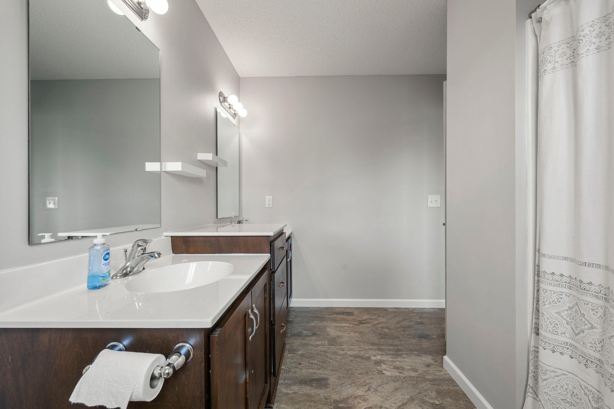 38-web-or-mls-19089 Johnson St NW-135.jpg