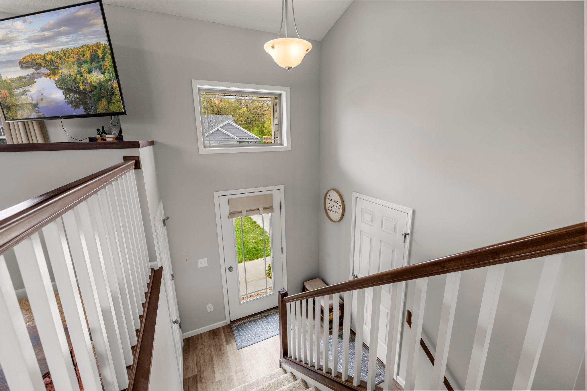 17-web-or-mls-19089 Johnson St NW-230.jpg