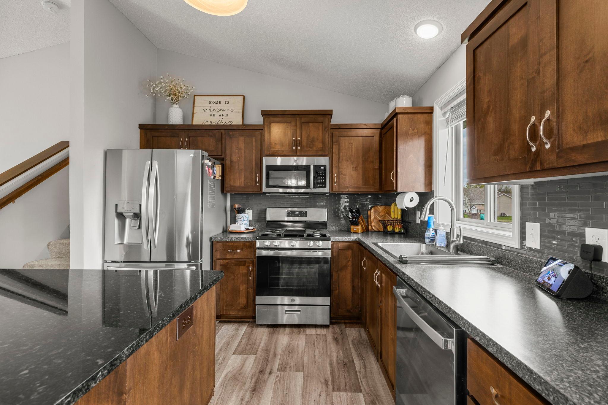 25-web-or-mls-19089 Johnson St NW-170.jpg