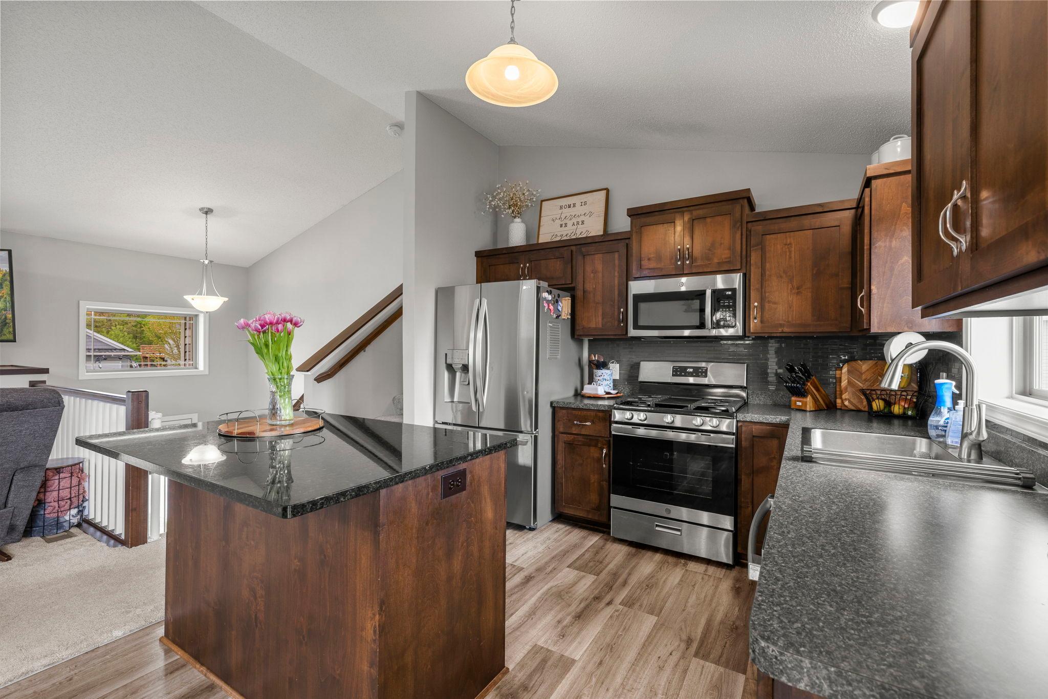 26-web-or-mls-19089 Johnson St NW-175.jpg
