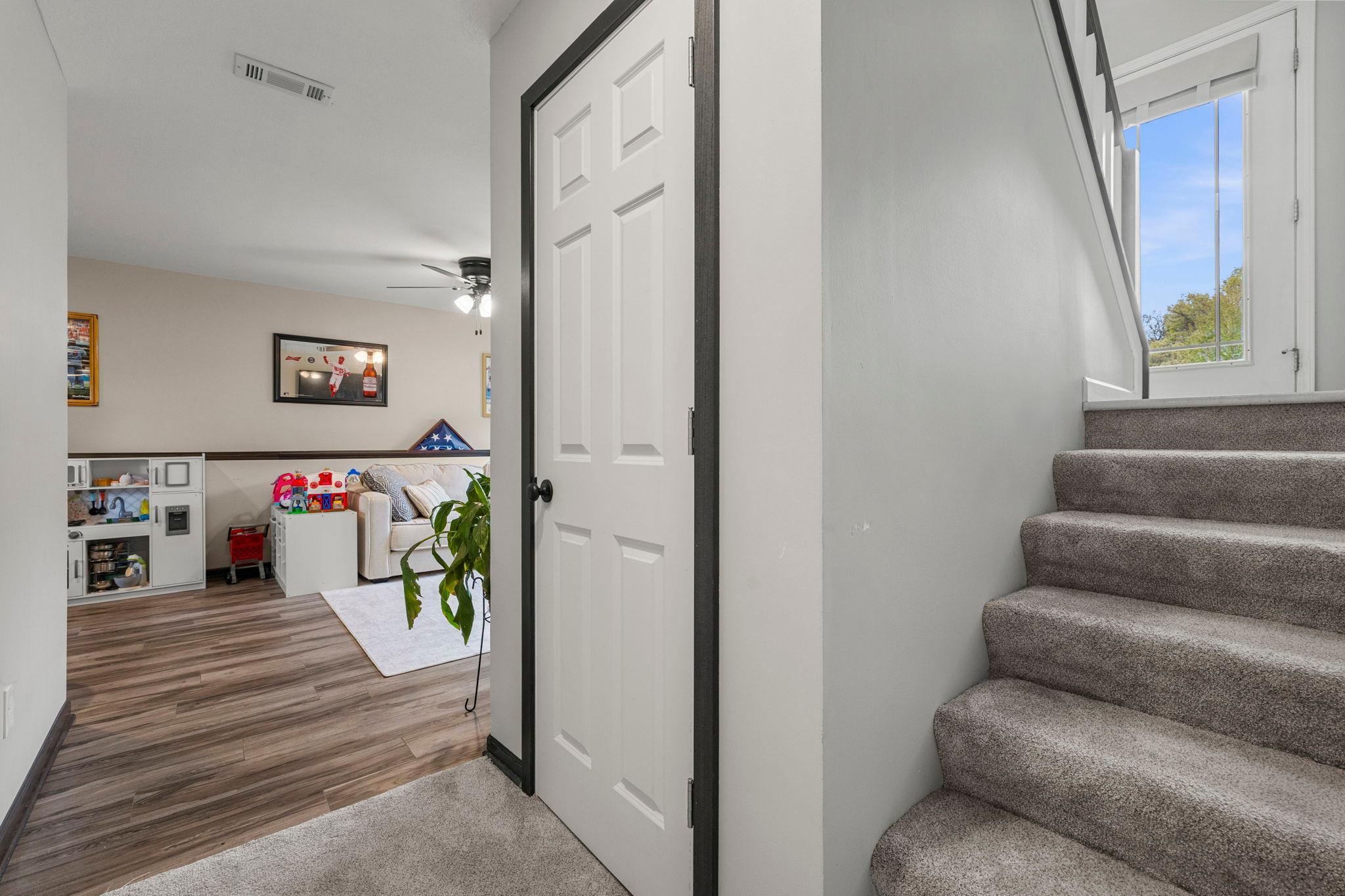 47-web-or-mls-19089 Johnson St NW-15.jpg