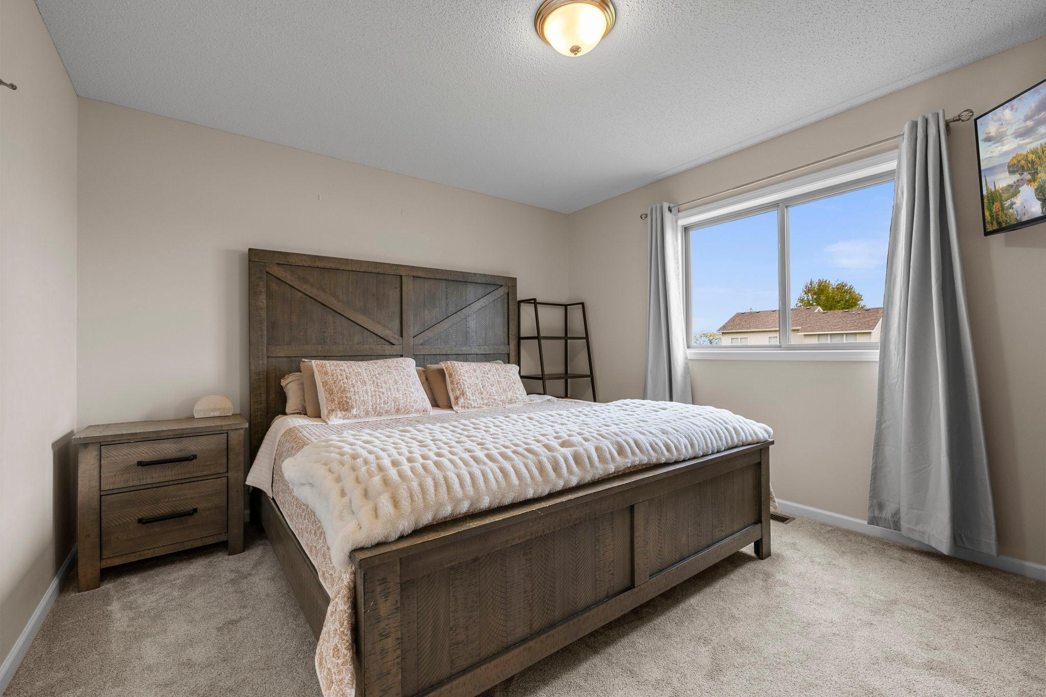 33-web-or-mls-19089 Johnson St NW-110.jpg