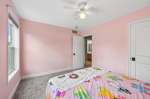 4909 Rusten Rd, Eagan, MN 55122