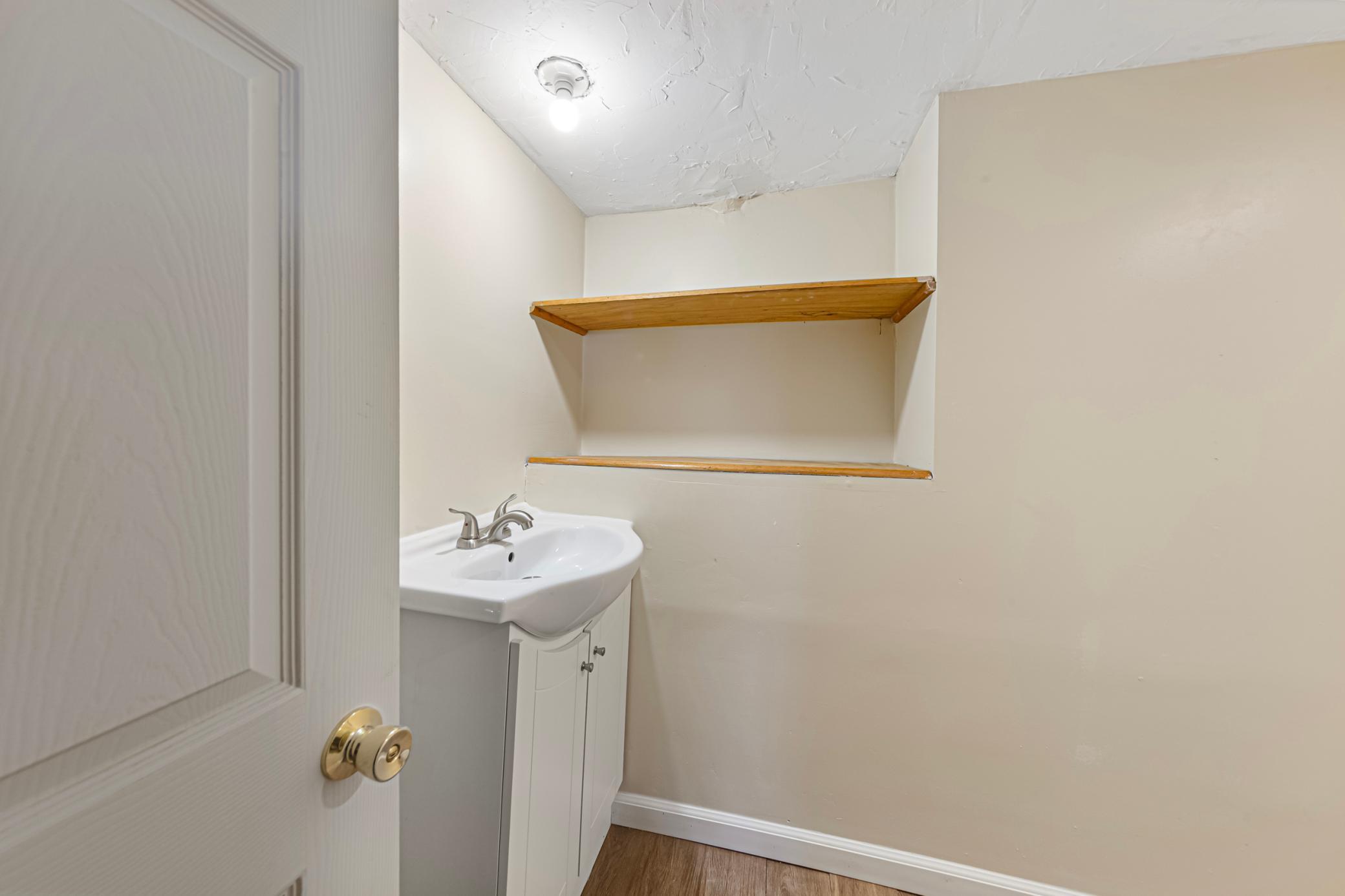 32 bathroom_lower.jpg