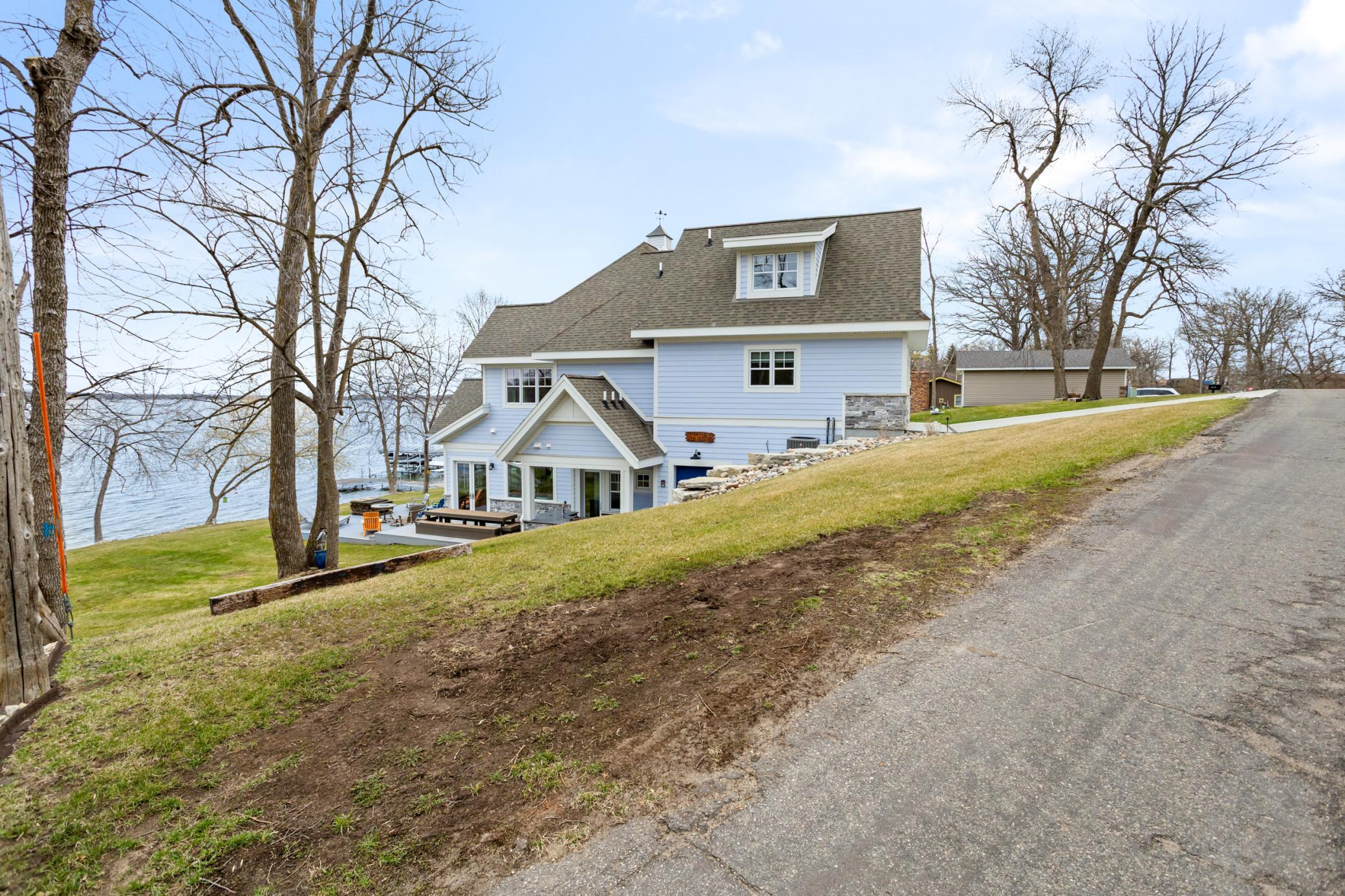 22195 Broadwater Dr