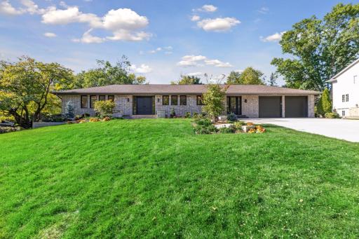 5708 Camelback Drive, Edina, MN 55436