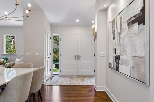 5708 Camelback Drive, Edina, MN 55436