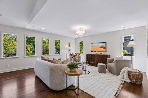 5708 Camelback Drive, Edina, MN 55436