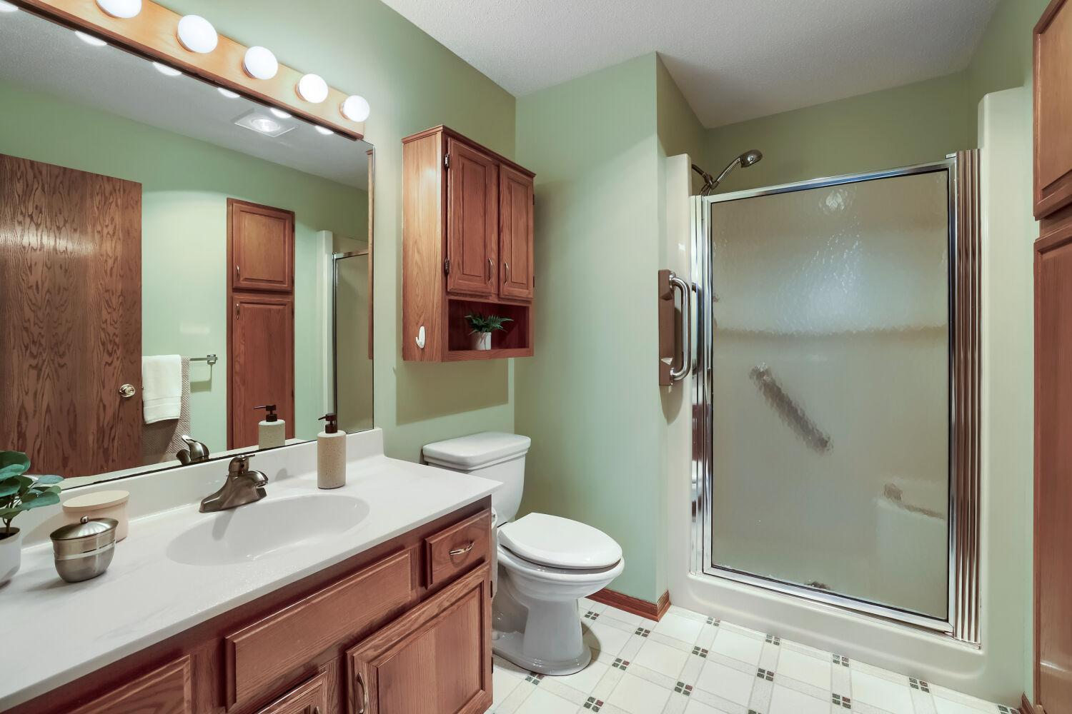 1078 Riverwood Ct - Web Quality - 006 - 06 Bathroom.jpg