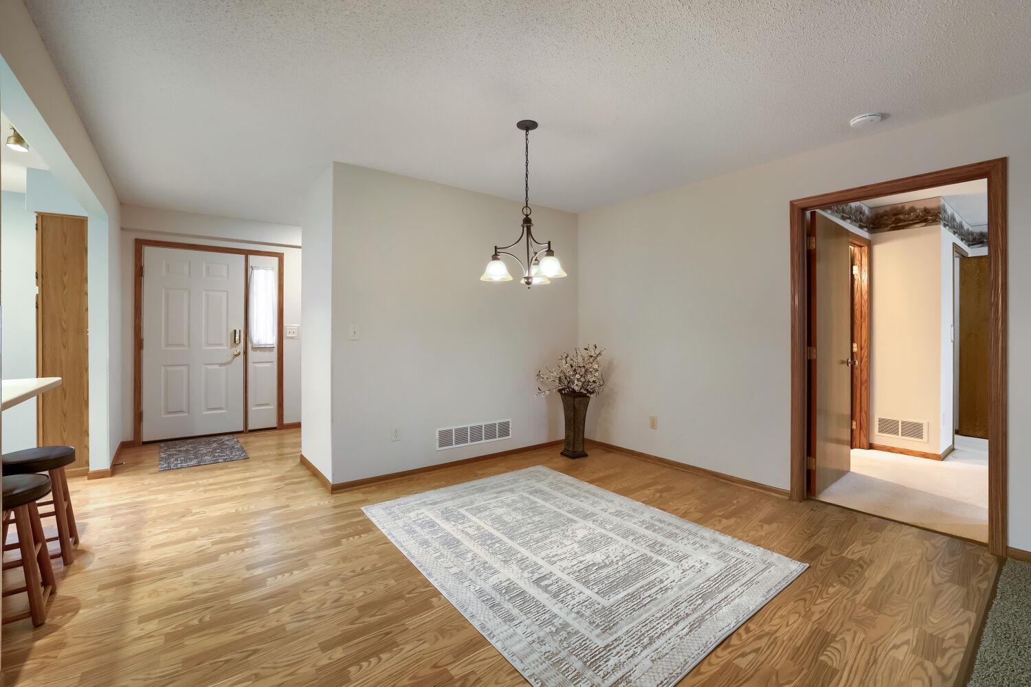 1078 Riverwood Ct - Web Quality - 007 - 07 Commercial Space.jpg