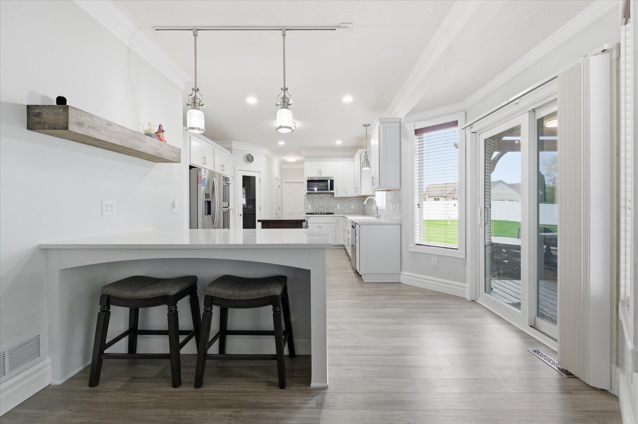 Eat up counter, luxury vinyl