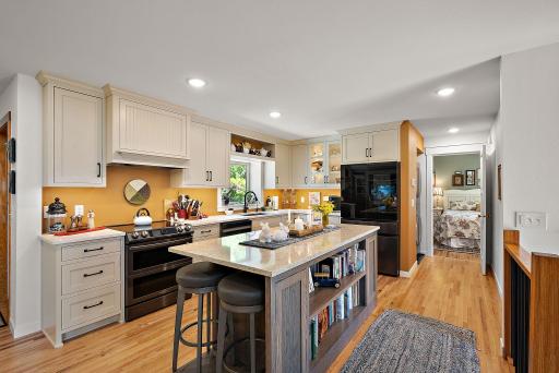 10920 32nd Avenue N, Minneapolis, MN 55441