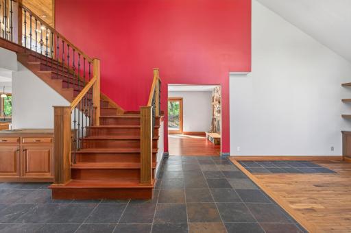 8750 Hunters Way, Apple Valley, MN 55124