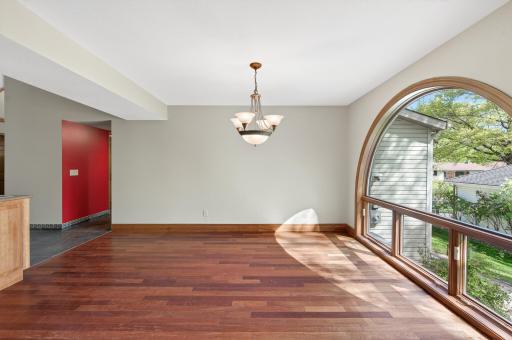 8750 Hunters Way, Apple Valley, MN 55124