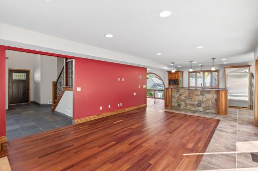 8750 Hunters Way, Apple Valley, MN 55124