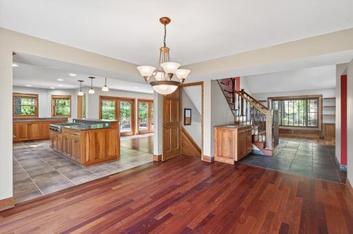8750 Hunters Way, Apple Valley, MN 55124