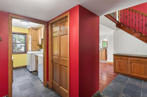 8750 Hunters Way, Apple Valley, MN 55124