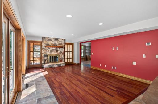 8750 Hunters Way, Apple Valley, MN 55124