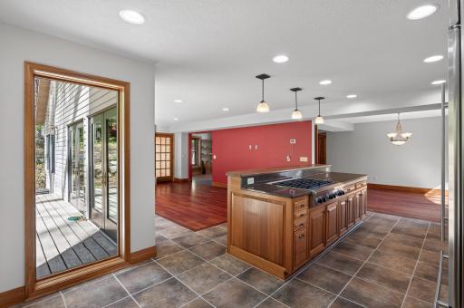 8750 Hunters Way, Apple Valley, MN 55124