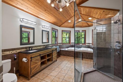 8750 Hunters Way, Apple Valley, MN 55124