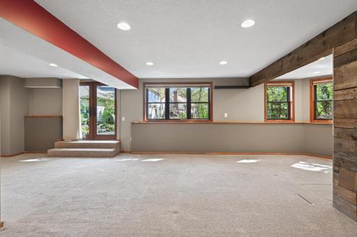 8750 Hunters Way, Apple Valley, MN 55124