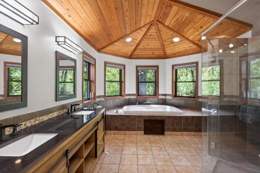 8750 Hunters Way, Apple Valley, MN 55124