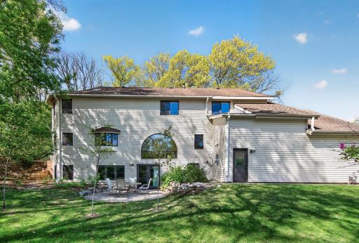 8750 Hunters Way, Apple Valley, MN 55124